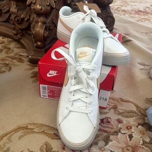 NWT Nike Women's Court Legacy White/Tan Sneakers Size 8